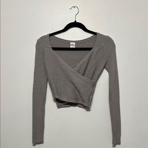 Hollister Grey Wrapped Long Sleeve